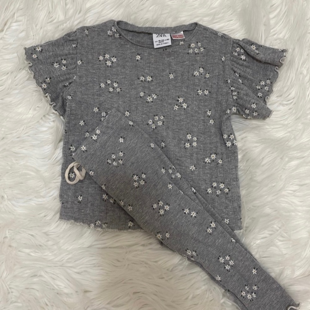 Zara girls daisy set top & leggings